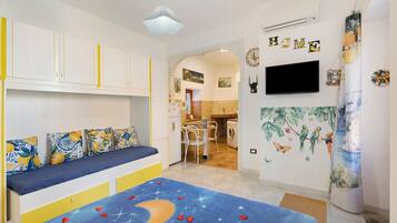 1 bedroom, iron/ironing board, WiFi, bed sheets