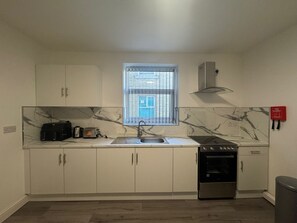 電子レンジ、オーブン、食器洗い機