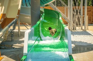 Miscellaneous - ZEcamping animé piscine couverte chiens acceptés tente TV 24m2 5 pers (Hourtin)