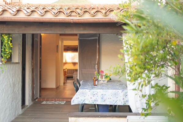Outdoor dining - San Giovanni 1 - Two Bedroom Apartment, Sleeps 4 (Posada)