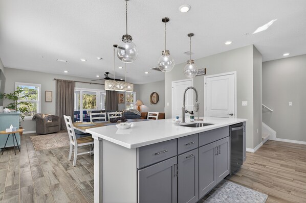 Interior - Desired Lost Key community- walk to beach & golf course + tons of amenities! (Pensacola)