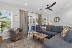 Smart TV, books - Desired Lost Key community- walk to beach & golf course + tons of amenities! (Pensacola)