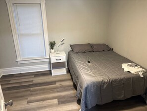 Room - Cozy 1-bedroom studio in perfect Berwyn Heights with AC (Berwyn Heights)
