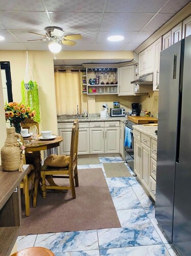 Peaceful 3-bedroom house with AC in San Bartolo Ilopango