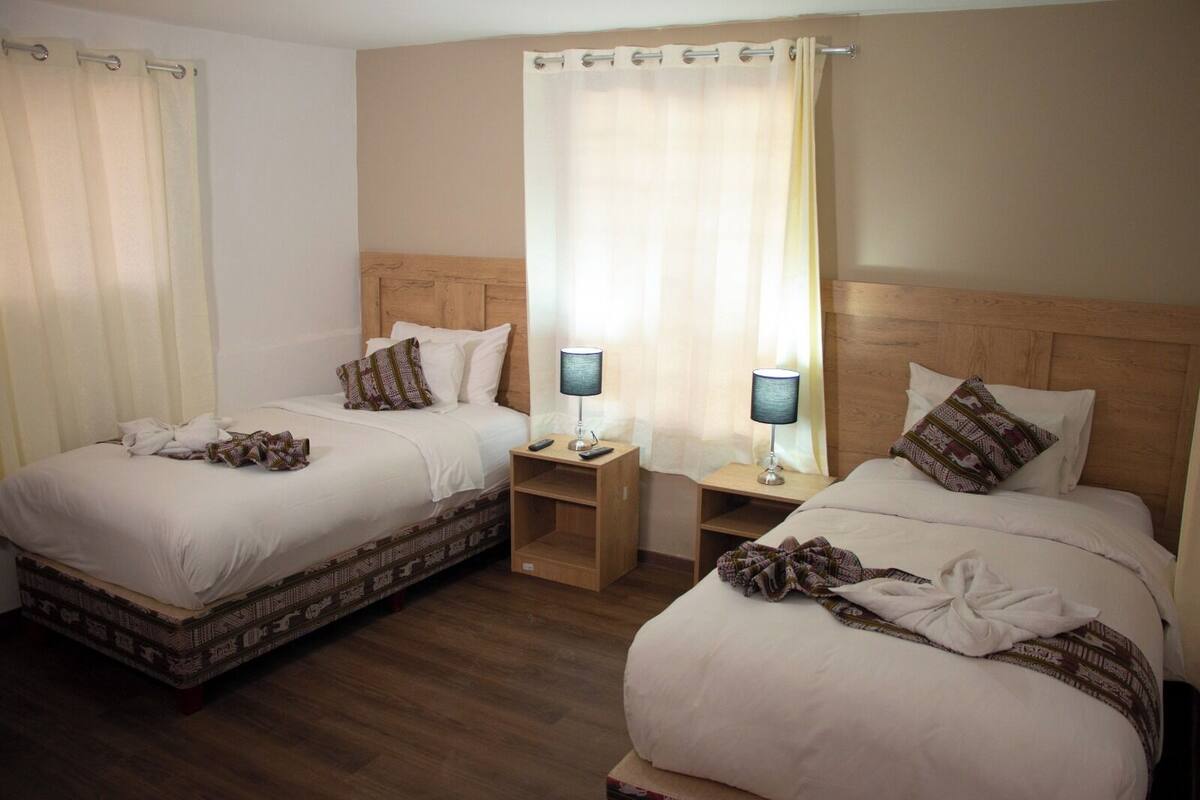 Ropa de cama hipoalergénica, cubrecamas y escritorio 