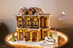 Unclassified image, 2 of 45, button - The Lieutenant's Suite: Sophisticated & Stylish Stay in Millersburg (Millersburg)