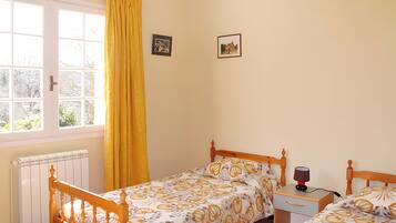 3 chambres, fer et planche Ă repasser, Wi-Fi, draps fournis