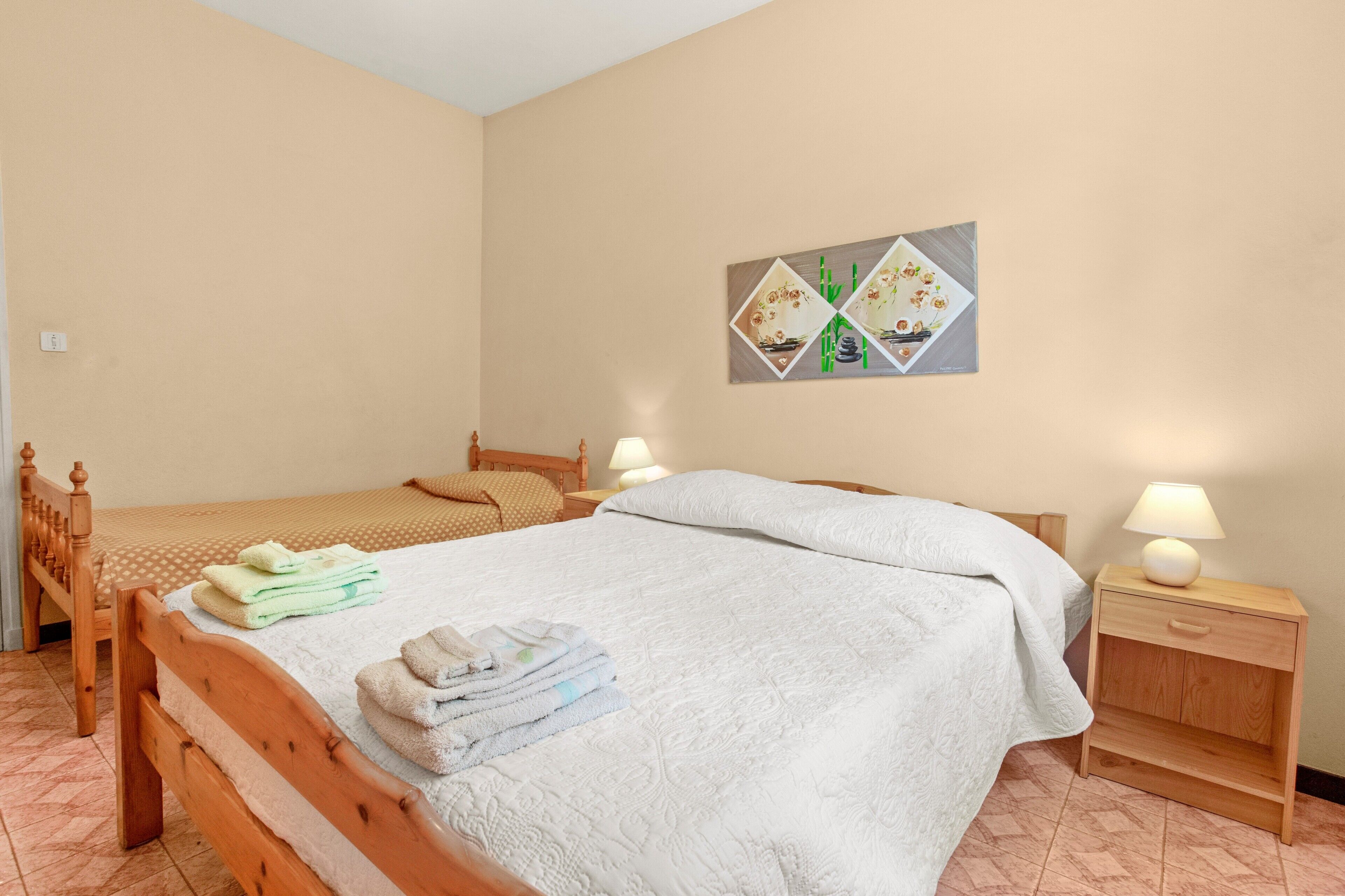 3 chambres, fer et planche à repasser, Wi-Fi, draps fournis