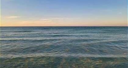 Panhandle Paradise, Waterfront, 2 Dog Friendly in Fort Walton Beach. Free Activities Included!