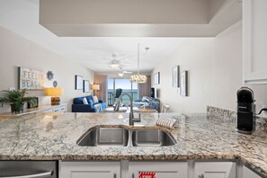 Interior - Beach Front, "Resting Beach Face” 4006 Free Activities Included (Fort Walton Beach)