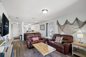 Smart TV - Walk to Beach! Free Activities! Coral Cove 301 (Fort Walton Beach)