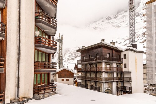 Derby | Heart of Cervinia, Balcony & Lifts 1 Minute Walk