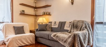 Derby | Balcony on Via Carrel, Cervinia Centre