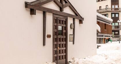 Derby | Balcony on Via Carrel, Cervinia Centre