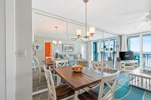 Dining - Beachfront Bliss at Nautilus 1302 – Your Perfect Fort Walton Getaway! (Fort Walton Beach)