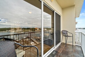 Property grounds - Bayfront Retreat | 2BR/2BA | Pool, Hot Tub, Beach Service | Okaloosa Island (Fort Walton Beach)