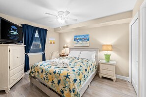 1 bedroom, iron/ironing board, free WiFi, bed sheets - Beachfront Condo with Pool, Hot Tub & Free Beach Service – Perfect for Families! (Fort Walton Beach)