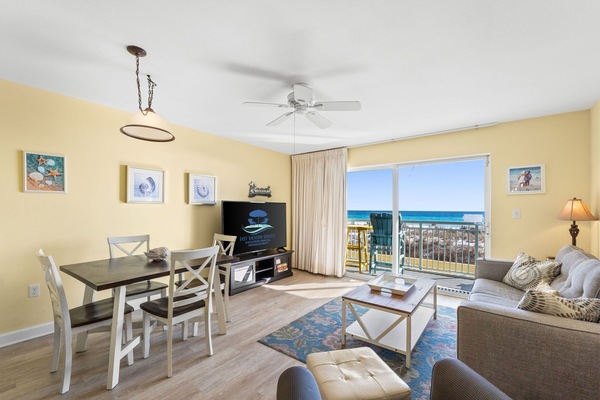 Living Area – Sleeper Sofa - Beach Views - Cable & Smart TV