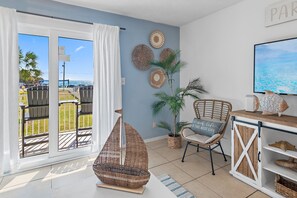 Smart TV - 🏖️Beach Views | Pool | Walk Across to Beach | Tradewinds #28- At the Beach!🏖️ (Miramar Beach)