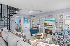 Smart TV - ⛱️Walk to Beach | Steps from Neighborhood Pool | Best Nest☀️ (Destin)