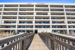Exterior - Beachfront~Beach Service~Stunning Views~Free Activities~Surf Dweller 210 (Fort Walton Beach)
