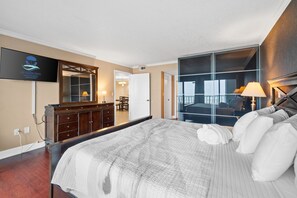2 bedrooms, iron/ironing board, free WiFi, bed sheets - Beach Front, “Surf Buggy” 210, Free Activities Included! (Fort Walton Beach)