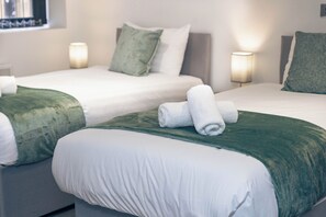 Deluxe Apartment | Desk, laptop workspace, iron/ironing board, free WiFi - Cumberland Street Apartments (Liverpool)