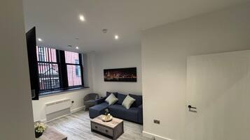 Deluxe Apartment, 1 Bedroom, Balcony | Desk, laptop workspace, iron/ironing board, free WiFi