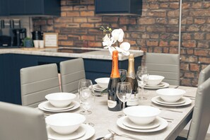 Apartment, 3 Bedrooms, Balcony | Desk, laptop workspace, iron/ironing board, free WiFi - Cumberland Street Apartments (Liverpool)