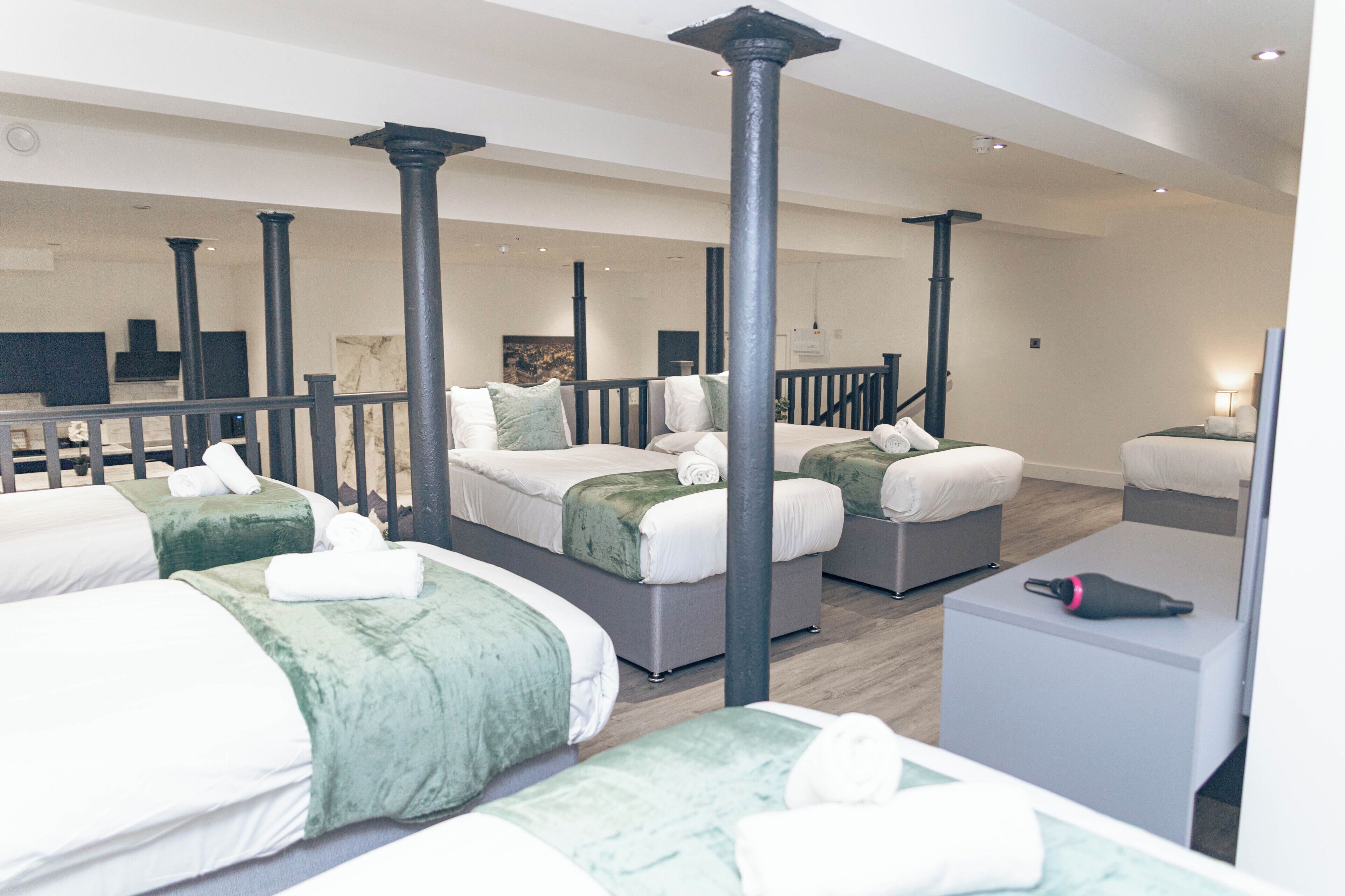 Deluxe Apartment | Desk, laptop workspace, iron/ironing board, free WiFi