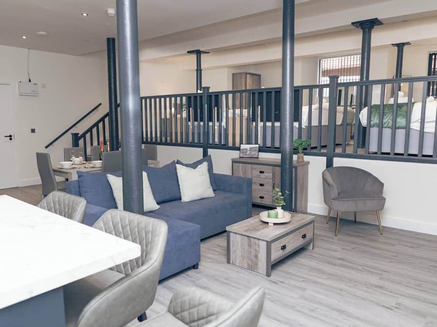 Deluxe appartement | Een bureau, een laptopwerkplek, een strijkplank/strijkijzer, gratis wifi