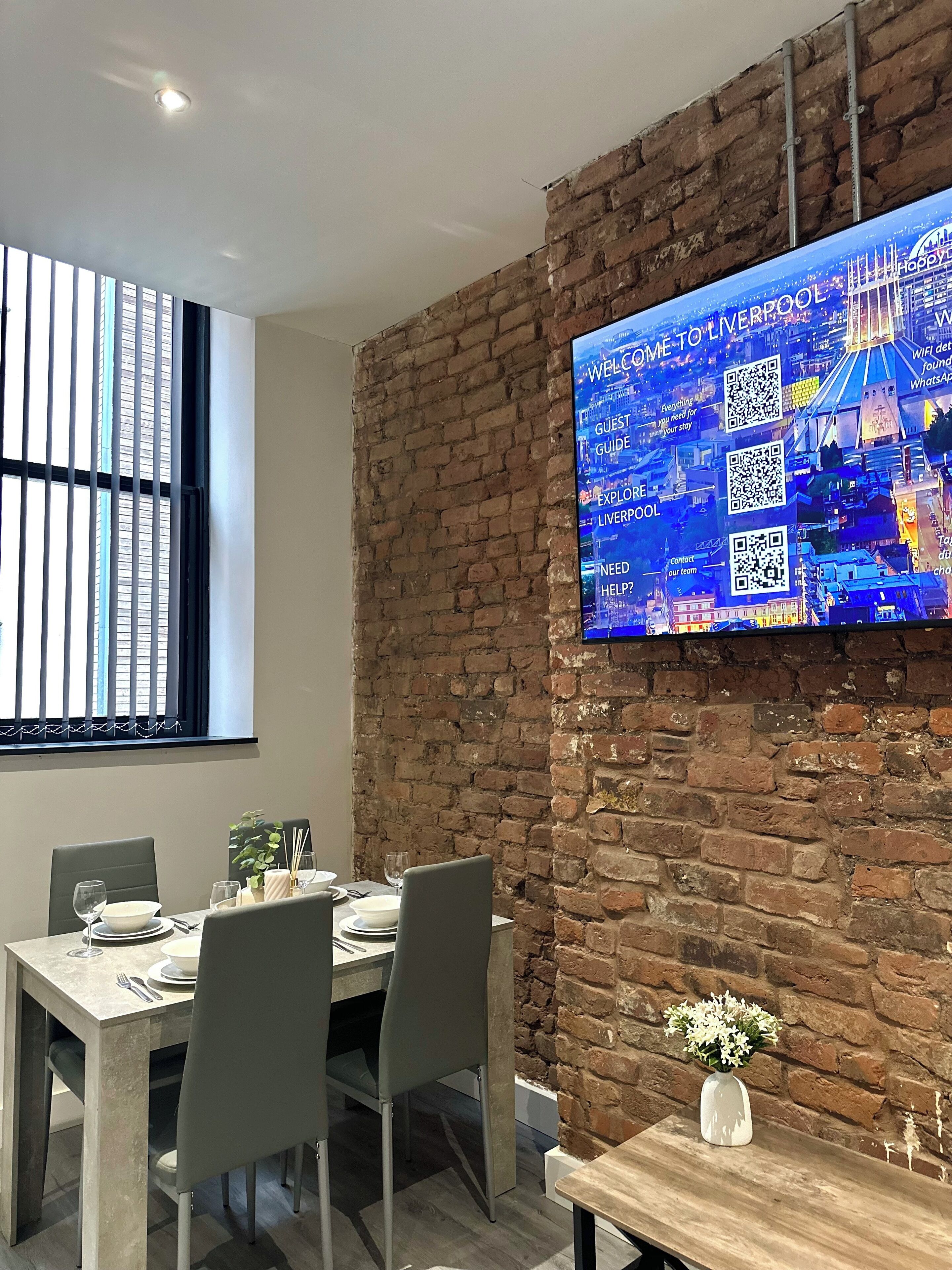 Escriptori i espai de treball apte per a portàtils 