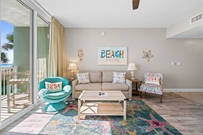 Smart TV - Beachfront Bliss at 'No Worries, Beach Happy' – Gulf-Front Pool & Free Beach Service! (Fort Walton Beach)