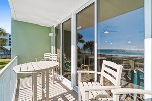 Property grounds - Beachfront Bliss at 'No Worries, Beach Happy' – Gulf-Front Pool & Free Beach Service! (Fort Walton Beach)