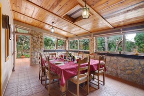 Dining - Villa Quinta Do Mocho with Private Pool, Wi-Fi, and Air Conditioning (CCI)