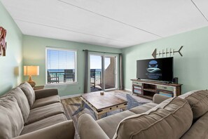 Smart TV - Island Echos 4P-Reef Intermission Beachfront Bliss in Fort Walton Beach, Perfect for Family Getaways (Fort Walton Beach)