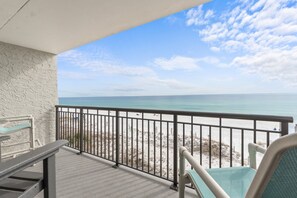 Property grounds - Island Echos 4P-Reef Intermission Beachfront Bliss in Fort Walton Beach, Perfect for Family Getaways (Fort Walton Beach)