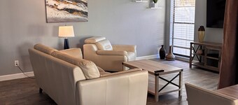 Awesome 2-bedroom house with AC in sunny Tampa