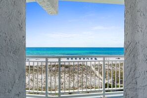Property grounds - Beach Service~Dog Friendly~Gulf Front Condo~Pool~Free Activities~Aqua Villa 403 (Fort Walton Beach)