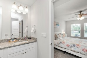 3 camere, ferro/asse da stiro, Wi-Fi gratuito, lenzuola