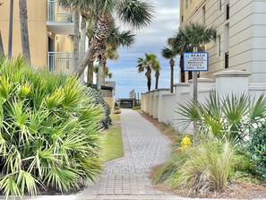 Property grounds - Free Beach Service | Steps From Beach | Pool | Tennis & Pickleball | Free Daily Activities! (Fort Walton Beach)