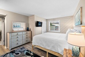 2 bedrooms, iron/ironing board, free WiFi, bed sheets - Free Beach Service | Steps From Beach | Pool | Tennis & Pickleball | Free Daily Activities! (Fort Walton Beach)