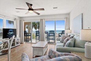 TV, DVD player - New! Sea La Vie: Beachfront Bliss at The Veranda (Fort Walton Beach)