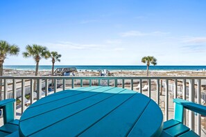 Terrace/patio - Gulf Front! Pool Access! Beach Service! Veranda 102-Coastal Wave Retreat (Fort Walton Beach)