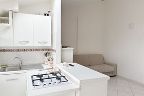 Fridge - P076 - Porto Recanati, comfortable three-room apartment with terrace and washing machine (Porto Recanati)