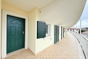 Exterior detail - P076 - Porto Recanati, comfortable three-room apartment with terrace and washing machine (Porto Recanati)