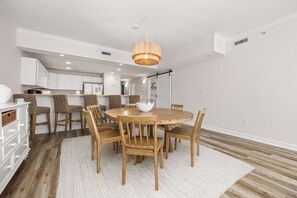 Dining - Ocean View 138th Street 3 BR, sleeps 12 with pool (Ocean City)