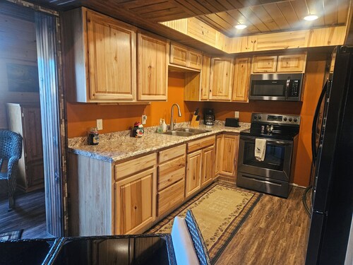 Cozy and quaint vacation rental located at the heart of it all!