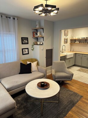 Living area - Cozy East Nashville Home w Fenced-In Backyard (Nashville)
