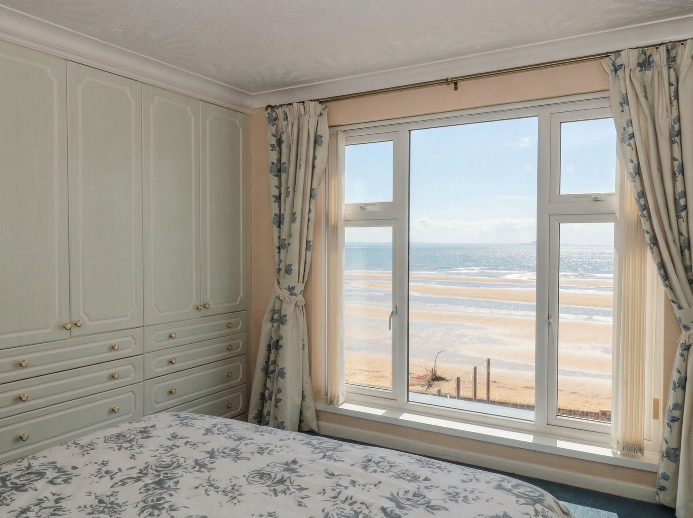 3 bedrooms, individually decorated, individually furnished, free WiFi